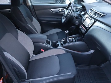 Nissan Qashqai II Crossover 1.6 DIG-T 163KM 2017 Nissan Qashqai 1.6 DIG-T, Salon Polska, zdjęcie 8