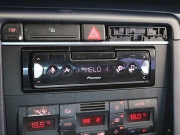 Audi A4 B6 Sedan 2.0 20V 131KM 2001 Audi A4 2.0, Automat, HAK, Klima, Klimatronic,ALU, zdjęcie 11