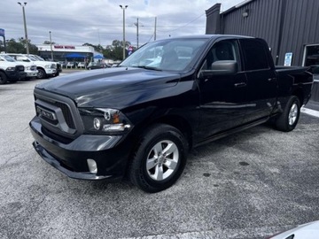  RAM 1500 Classic SLT 2021 5.7l 5.7 Benzyna 395KM, zdjęcie 2