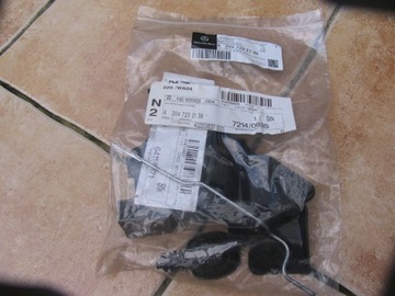 Mercedes W204 cięgno od zamka do rygla A2047232139