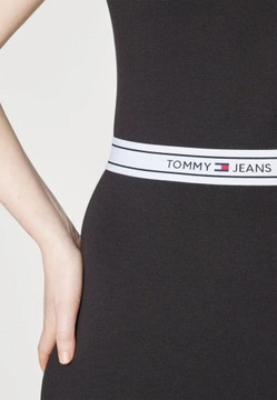 Tommy Jeans Czarna Sukienka z Gumką z Napisem M