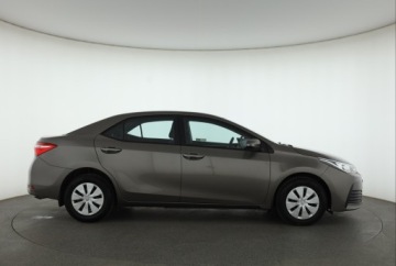 Toyota Corolla XI Sedan Facelifting 1,33 Dual VVT-i 99KM 2017 Toyota Corolla 1.3 Dual VVT-i, Salon Polska, zdjęcie 5