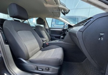 Volkswagen Passat B8 Limousine Facelifting 1.5 TSI EVO 150KM 2021 Volkswagen Passat Business Pakiet Travel Assist, ACC, ergoComfort z masaz, zdjęcie 16