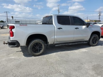 Chevrolet Silverado II 2021 Chevrolet Silverado K1500 Lt Trail Boss 2021 5.3 Benzyna 355KM, zdjęcie 3