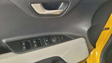 Kia Stonic I Crossover 1.6 CRDi 110KM 2017 Kia Stonic Stonic BI-COLOR Klimatronik Navi Bardzo ladny stan MOZLIWA ZAMI, zdjęcie 15
