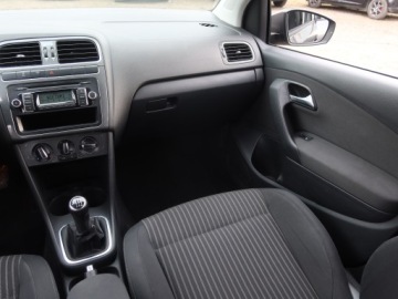 Volkswagen Polo V Hatchback 5d 1.2 TSI 105KM 2010 VW Polo 1.2 TSI, Salon Polska, Serwis ASO, Klima, zdjęcie 7