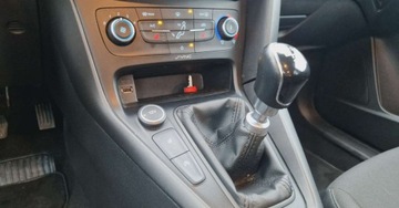 Ford Focus III Sedan Facelifting 1.0 EcoBoost 125KM 2015 Ford Focus 1.0 Ecoboost 125KM Salon PL LEDY Benzyna 125KM, zdjęcie 11