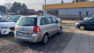 Opel Zafira B 1.8 ECOTEC 140KM 2008 Opel Zafira Opel Zafira B 2008 rok 1.8 benzyna 140 KM 7 osob 1.8 Benzyna, zdjęcie 2