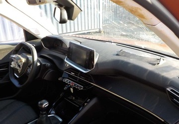 Peugeot 2008 II SUV 1.2 PureTech 100KM 2020 Peugeot 2008 Okazja 1.2 Benzyna 101KM, zdjęcie 24