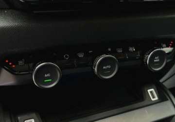 Citroen 2023 Citroen C4X MANUAL BEZWYPADKOWY gwarancja perfekcyjny 1.2 Benzyna, zdjęcie 31