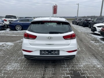 Hyundai i30 III Hatchback Facelifting 1.5 DPI 110KM 2022 Hyundai i30 1.5l Klimatyzacja czujniki park., zdjęcie 2