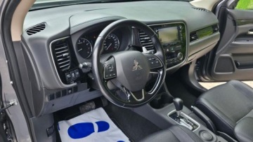 Mitsubishi Outlander III 2016 Mitsubishi Outlander 2.0 150KM 7-osób| Kamera | Klimatyzacja|Gwarancja, zdjęcie 20