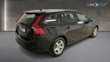 Volvo V60 I Kombi Facelifting 2.0 D2 DRIVE-E 120KM 2017 Volvo V60 F ra Vat 23 Otrzymaj Voucher na ubezpieczenie 2.0 Diesel 120KM, zdjęcie 2