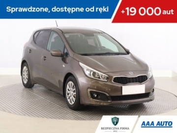 Kia Ceed II Hatchback 5d Facelifting 1.4 DOHC 100KM 2015 Kia Ceed 1.4 CVVT, Salon Polska, Klima, Parktronic
