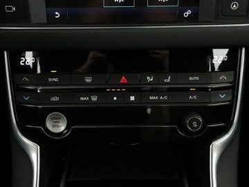 Jaguar XF II Sedan 2.0 i4D 163KM 2017 Jaguar XF GRATIS! Pakiet Serwisowy o wartości, zdjęcie 27