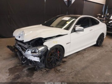 Mercedes Klasa C W205 2013 Mercedes-Benz Klasa C 63 AMG 2013 6.3l 6.3 Benzyna 451KM, zdjęcie 1