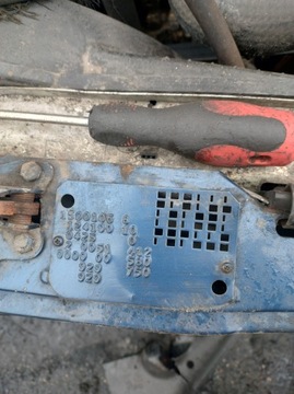 5 MERCEDES W124 ZAWIASY SPREZYNA MASKI KPL L+P kolor niebieski