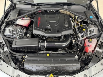 Alfa Romeo Giulia II Sedan Facelifting 2.0 Turbo 280KM 2020 Alfa Romeo Giulia Q4 Veloce / Kamera cofania / And, zdjęcie 17
