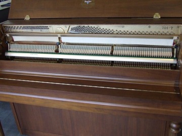 Пианино Kawai с табуреткой, производство Япония.