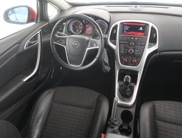 Opel Astra J GTC 1.7 CDTI ECOTEC 110KM 2014 Opel Astra 1.7 CDTI, Xenon, Klima, Klimatronic, zdjęcie 6