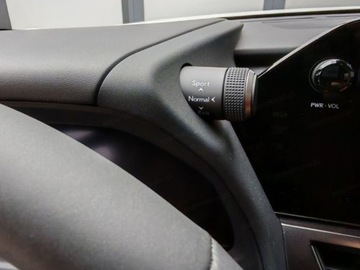 Lexus UX Crossover Facelifting 2.0 300h 199KM 2025 Od ręki - 300h F Sport Design 2.0 Hybrid Dynamic Force 199KM | 10 głośników, zdjęcie 5