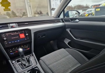 Volkswagen Passat B8 Variant Facelifting 1.5 TSI EVO 150KM 2020 Volkswagen Passat 1,5 TSI 150 KM Automat DSG Salon PL ASO Business FV, zdjęcie 16