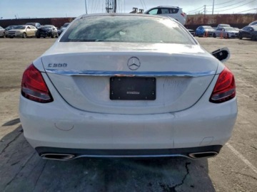 Mercedes Klasa C W205 2016 Mercedes-Benz Klasa C 2016 MERCEDES-BENZ C 300 2.0 Benzyna 241KM, zdjęcie 6