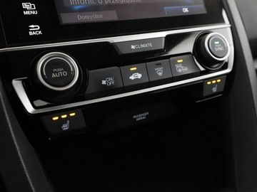 Honda Civic X Sedan 4d 1.5 VTEC Turbo 182KM 2017 Honda Civic automat LED navi klima auto kamera i, zdjęcie 27