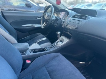 Honda Civic VIII Hatchback 5d 1.4 i 83KM 2007 Honda Civic Honda Civic 1,4 benzyna Klimatyzacja Zamiana 1.3 Benzyna 82KM, zdjęcie 6