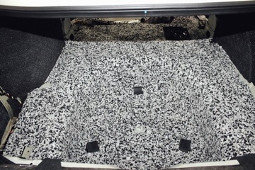 StP Black Ton 08 шумопоглощающая шумоизоляция пола автомобиля 50х37,5см
