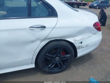Mercedes Klasa E W213 2018 Mercedes-Benz Klasa E 2018 MERCEDES-BENZ E 300 4MATIC 2.0 Benzyna 241KM, zdjęcie 9