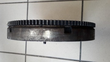 AUDI A4 A6 A8 KOLO SETRVAČNÍK DVOUHMOTNÉ 078105266A