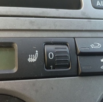 Volkswagen Touran I 1.6 102KM 2009 Volkswagen Touran 1,6 MPI 102kM Klimatronik,Tempomat,7 miejsc 1.6 Benzyna, zdjęcie 15