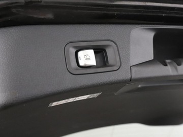 Mercedes Klasa C W205 2016 Mercedes C 350 PHEV Automat Avantgarde Klimatronik, zdjęcie 36