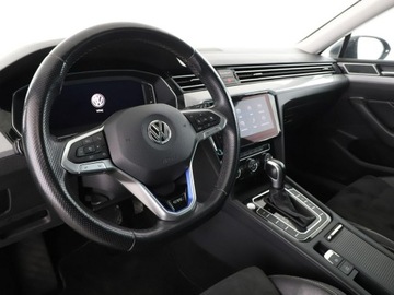 Volkswagen Passat B8 GTE Variant 1.4 TSI Plug-In-Hybrid 218KM 2019 Volkswagen Passat 1.4GTE Automat Navi ACC Virtual, zdjęcie 13