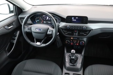 Ford Focus IV Hatchback 1.0 EcoBoost 125KM 2019 Ford Focus 1.0 EcoBoost, Salon Polska, Serwis ASO, zdjęcie 6