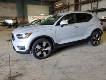 Volvo XC40 2022 Volvo XC 40 2022 VOLVO XC40 T5 MOMENTUM, silnik benzynowy 2.0 L 2.0 248KM, zdjęcie 1