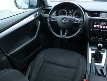 Skoda Octavia III Liftback Facelifting 1.5 TSI ACT 150KM 2019 Skoda Octavia 1.5 TSI, Salon Polska, Klima, zdjęcie 6