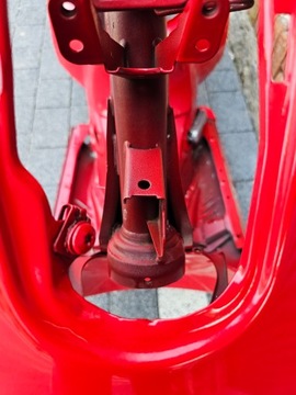 Piaggio Vespa GTS 125 rama buda karoseria