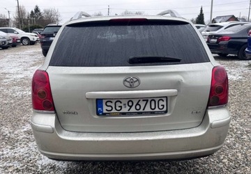 Toyota Avensis II Kombi 2.0 D-4D 116KM 2003 Toyota Avensis 2003 r. 2.0 Diesel 116KM, zdjęcie 4