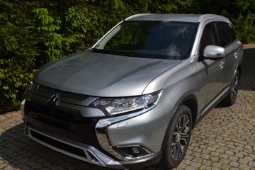 Mitsubishi Outlander III SUV Facelifting 2017 2.0 150KM 2018 ** AUTOMAT ** CVT ** bogata wersja