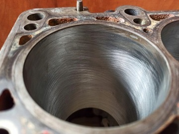 БЛОК ДВИГАТЕЛЯ AUDI BPJ ПОСЛЕ ХОНИРОВАНИЯ 06F103021H