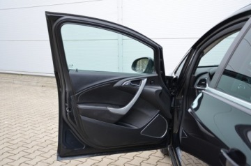 Opel Astra J Sports Tourer 1.4 Turbo ECOTEC 140KM 2012 CZARNA ZAREJESTROWANA 1.4T 140KM COSMO SERWIS NAVI SKÓRA GRZ.FOTELE, zdjęcie 18