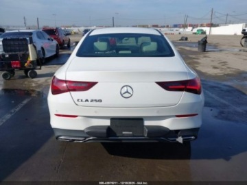 Mercedes CLA C118/X118 Coupe Facelifting 2.0 250 224KM 2025 Mercedes-Benz CLA MERCEDES-BENZ CLA 250 COUPE 2.0 Benzyna 224KM, zdjęcie 3