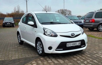 Toyota Aygo I Hatchback 5d Facelifting 1.0 VVT-i 68KM 2012 Toyota Aygo 1,0 Ben Klima Benzyna 68KM, zdjęcie 1