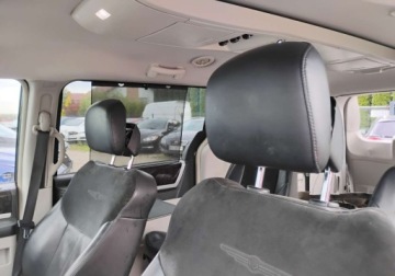 Chrysler Grand Voyager 2.8 CRD 163KM 2010 Chrysler Grand Voyager 2010r, 2.8 DIESEL. AUTOMAT. Uszkodzony tyl. Jezdzi, zdjęcie 9