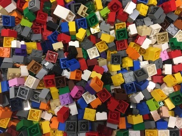 Lego mix brick 2x2 0,05 kg 50 g około 43 sztuk