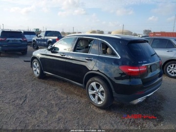 Mercedes GLC C253 2018 Mercedes-Benz GLC 2018 r., 2,0L 300 4MATIC 2.0 Benzyna 241KM, zdjęcie 3
