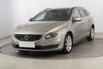 Volvo V60 I Kombi Facelifting 2.0 D3 DRIVE-E 150KM 2015 Volvo V60 D3 2.0, Skóra, Navi, Klima, Klimatronic, zdjęcie 1