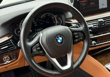 BMW Seria 5 G30-G31 Limuzyna 525d 231KM 2018 BMW Seria 5 525D 231KM Luxury Line, HiFi, Wireless Charging 2.0 Diesel, zdjęcie 11